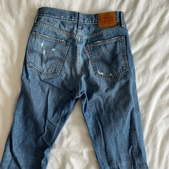 Levi’s straight leg- size 27 - Picture 2 of 2